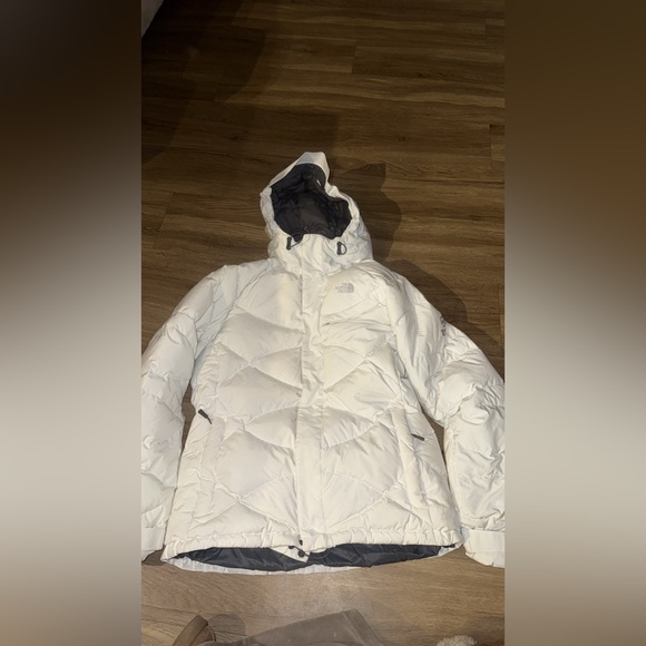 The North Face Snowy White Quilted Jacket - Picture 2 of 3